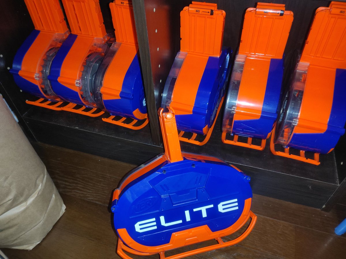 NERF_Barmond's tweet image. 除夜の鐘を打つ代わりにNERF弾を350発くらい撃ったら煩悩を祓えるかな？
#NERF #ナーフ