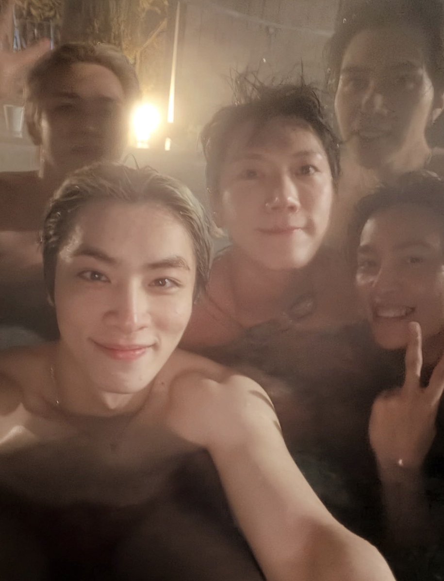 twinkteate's tweet image. WHATTHEFUCK