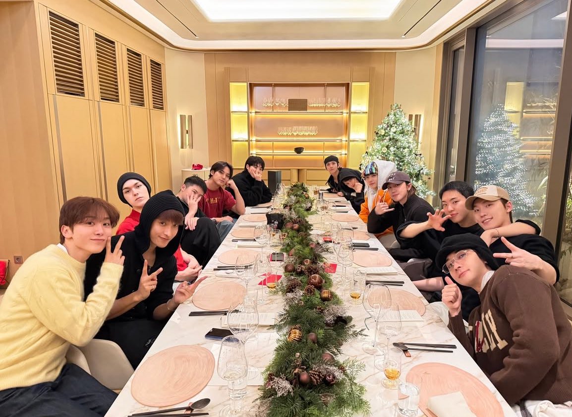 1223Nuts's tweet photo. 2025年も幸せな1年でした😭❤️
SEVENTEENだいすき( ¨̮ )︎︎♡ https://t.co/7ulesqh6RD
