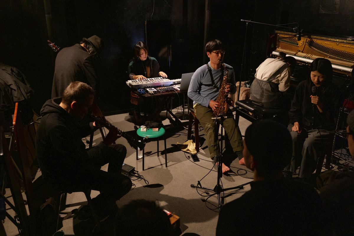 watanave's tweet photo. On the last day of 2025, I went to  @ftarri_shop to see Risa Takeda's live performance. @Risa_Tacked https://t.co/HmeJdJReDl