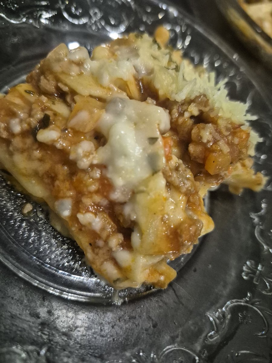 inscapve's tweet image. CW// Real Life

Selamat orde—tahun baru, semuanya.