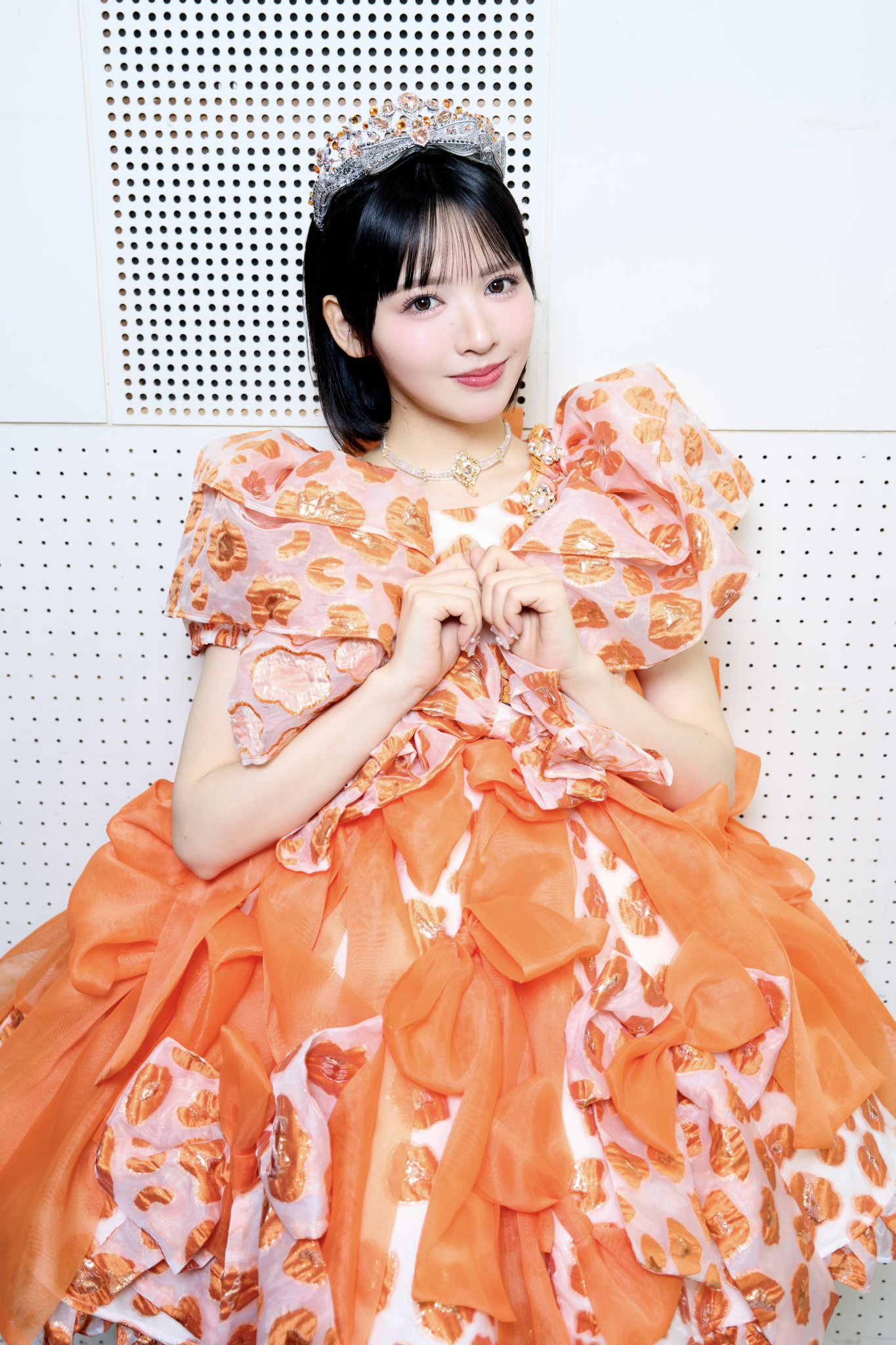 希少 さえら AKIAKANE ゴージャス フリル装飾 ラップドレス風エプロン