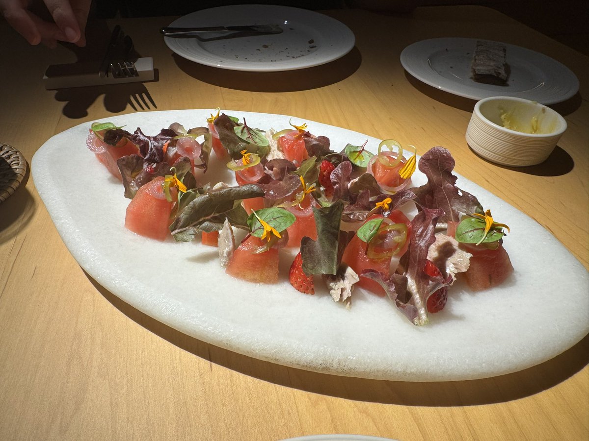 ph_soar's tweet photo. タガイタイのAsador Alfonso 
建物が気合い入っている https://t.co/w6R4Uw1msW