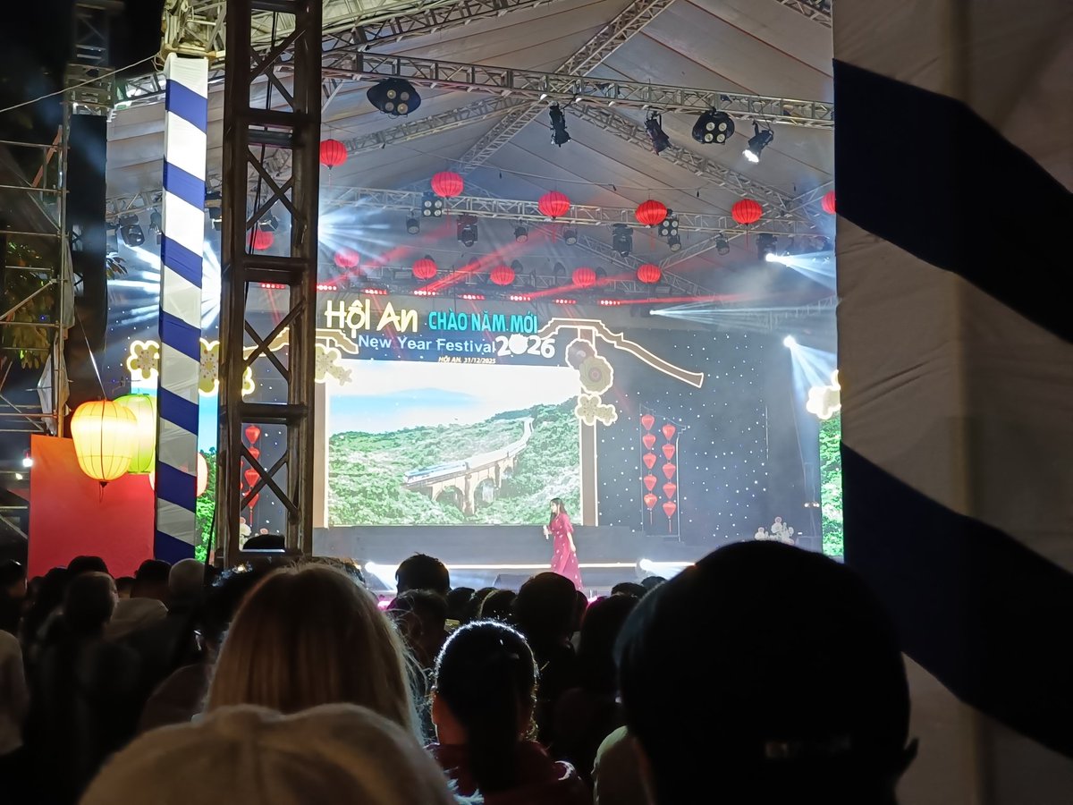 最近ベトナムって新暦、旧暦の2回年末年始やってるよね