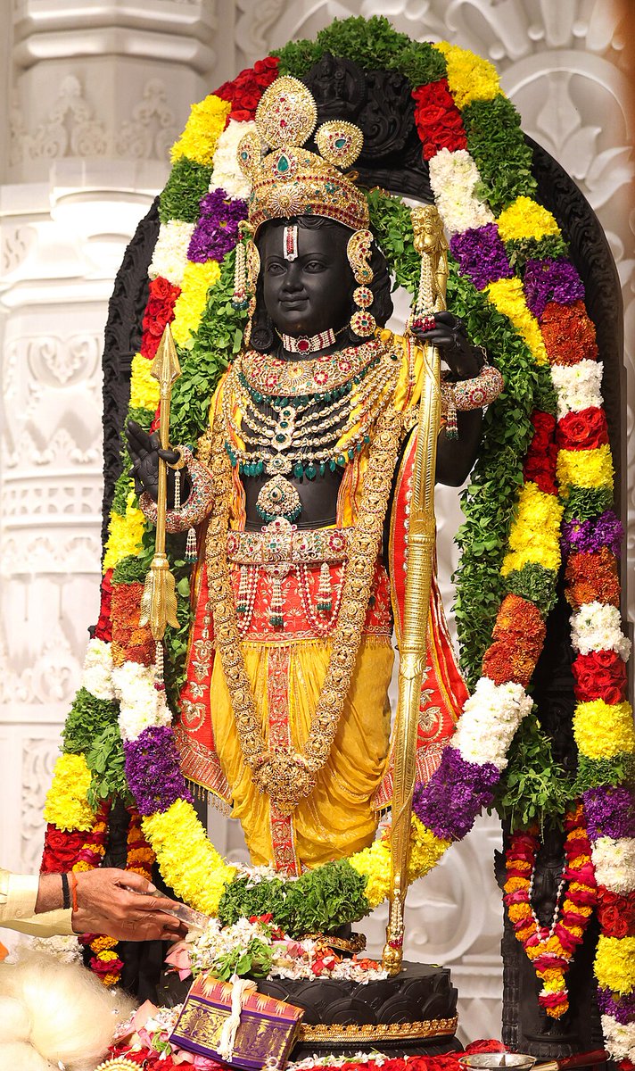 अयोध्या में प्रभु श्री रामलला की
प्राण-प्रतिष्ठा की द्वितीय वर्षगांठ
की सभी देशवासियों को हार्दिक शुभकामनाएं। 🌸

मर्यादा, न्याय और धर्म के प्रतीक
भगवान श्रीराम का आशीर्वाद
हम सभी पर सदा बना रहे। 🙏

जय श्री राम 🚩🙏
— Adv Santosh Pandey 

#jaishriram