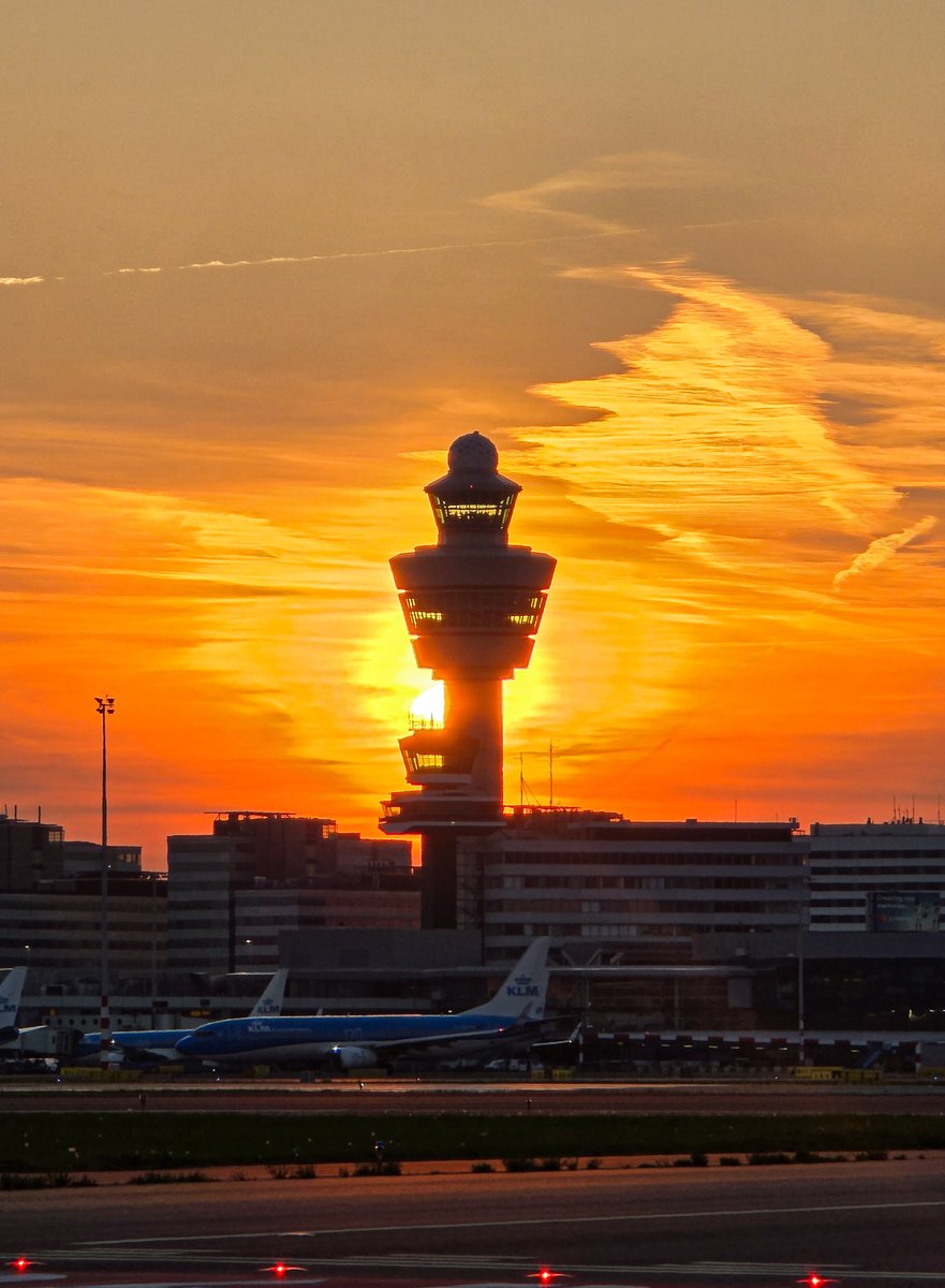 Amsterdam Airport Schiphol tweet media