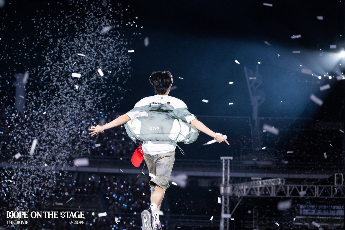 2025年。いいも悪いも心が震える一年だったな… ほんとに…
ホソクさんに力をもらい、ここで出会った友人たちに支えられた一年でした🙏✨
2026年はまた前みたいにくっだらないことたくさんつぶやけますように！
バイバイ2025！