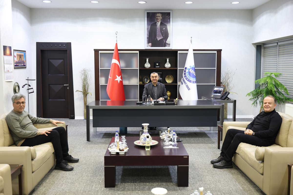 Yönetim Kurulu Başkanımız <a href="/mbuyuksimitci/">Mehmet Buyuksimitci</a> ve Başkan Yardımcımız Abdullah Oğuzbaş, Kaligrafi Sanatçısı Sn. Mustafa Türkmen’i, İl Göç İdaresi Müdürü Sn. Enver Tutel’i, Türkiye Staj ve Çıraklık Federasyonu Genel Başkan Yardımcısı Sn. Kubilay Albayrak’ı ve Sn. Mustafa Karamemiş’i