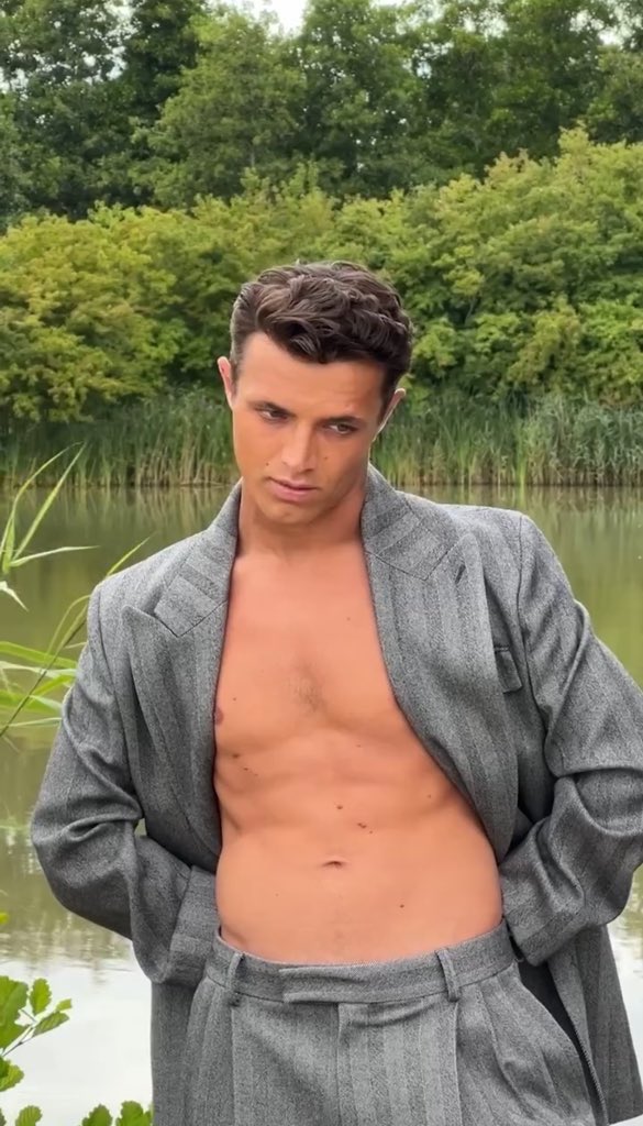 beanielando's tweet image. he was kinda a slut (affectionate) for vogue