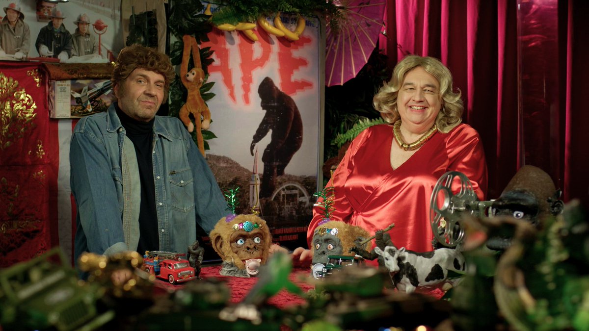 twitkalk's tweet image. Are you ready to #SchleFaZ?
Ab 17.30 auf @NITRO FaZZen wir uns ins neue Jahr -
mit VIER #SchleFaZ in-a-row!
Seid Ihr dabei? 
Ohne Böllern, aber auf Wunsch auch mit Saufen!
#APE #FrankensteinsKungFuMonster #Aerobicide #SOSBarracuda 
#SchleFaZbeiNitro #LezFaZ #HappyNewYear2026