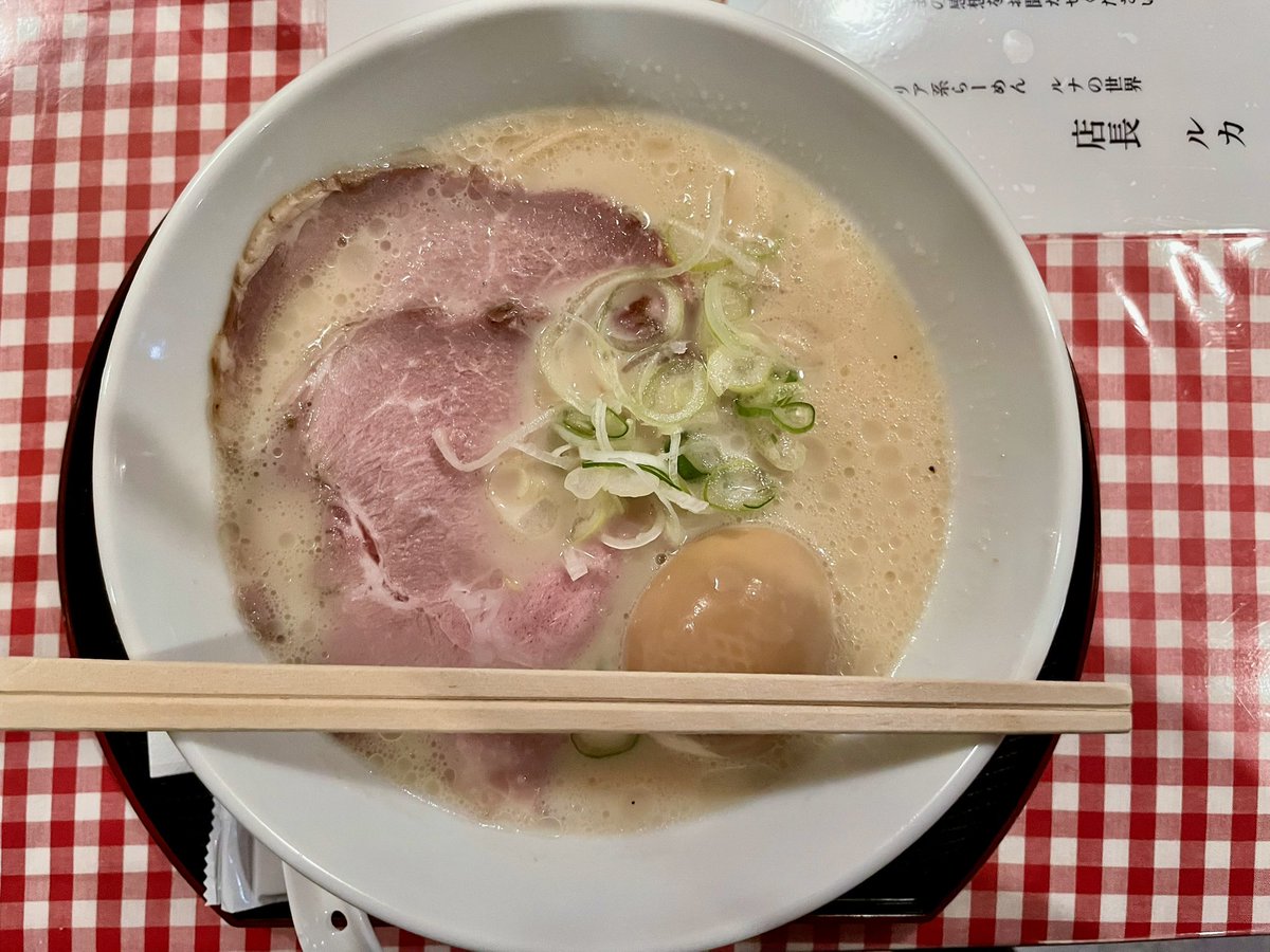 neokoala's tweet photo. 2025年は多くの人と出会い、激動の1年でした。色々種蒔きしたので、2026年は飛躍しそうです😊 忘年会多かったけど、美味しいもの食べてお腹は満足！みなさま良いお年を！🍻

①ハングリータイガーでカキフライ笑
②Lunaの世界(再訪) @野毛
③ハムカツともちゃん @野毛
④ 焼肉・ホルモンやまと大船店 https://t.co/rTfTCNZP4Q