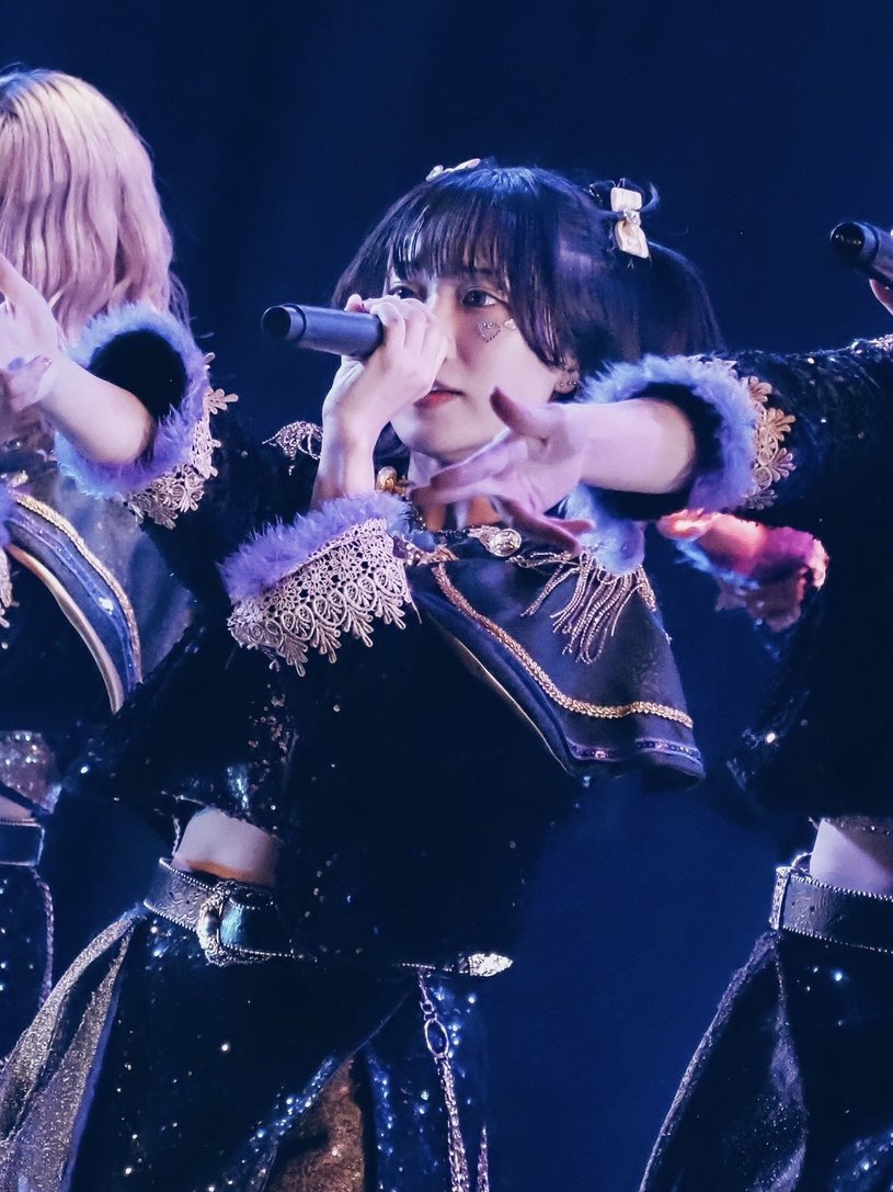 Sparkleに入って二度目の誕生日
本当に本当にいつもありがとう

前までは毎年ずっと誕生日はお正月の二の次、みたいな感覚だったけれど宝石箱のようなキラキラした時間を一緒に過ごしてくれるみんなのおかげで今日まで生きてるな、生きててよかったな、と思える誕生日を迎えました。今年もよろしくね。