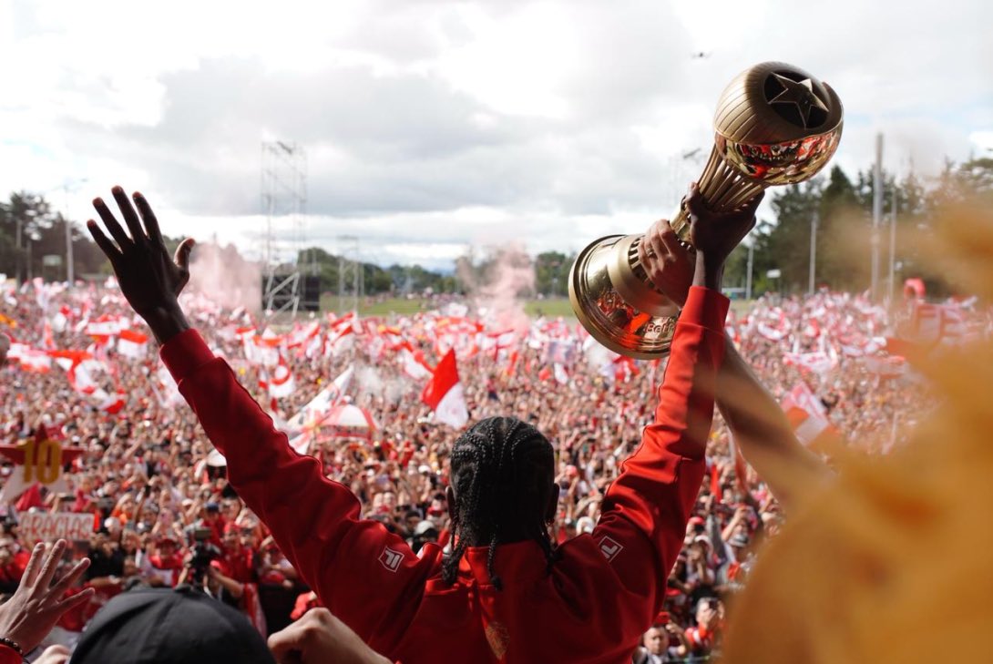 Chipaburro's tweet image. “Yo no olvido al año viejo, porque me ha dejao’ cosas muy buenas” 🎵🦁🇮🇩