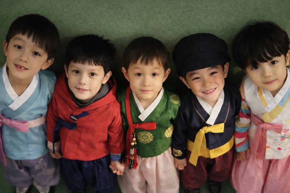 ummmm_ma_'s tweet image. 코어눈나들~ 새해 복 만이 받으세여~..💕