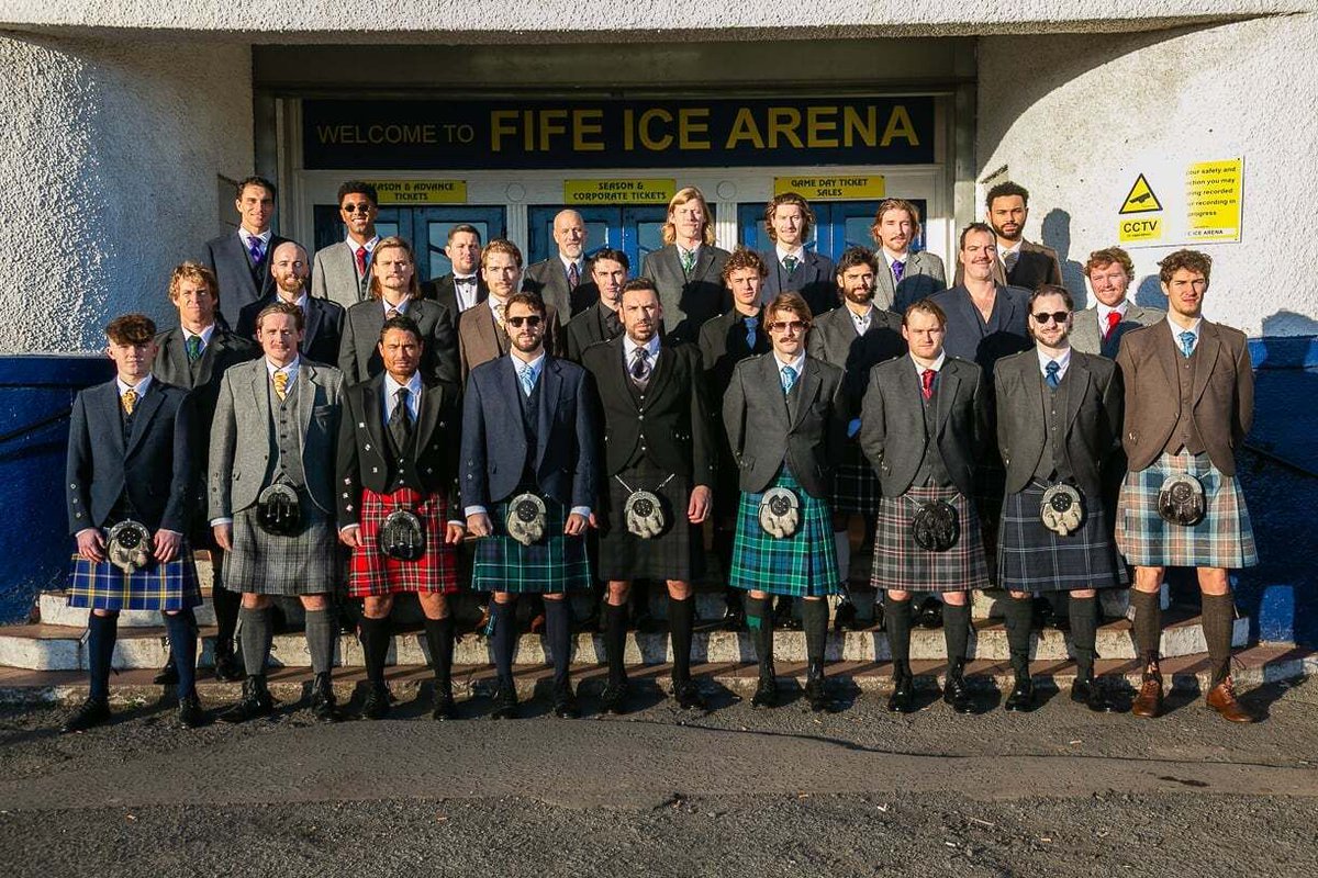 Arriving in style! 🏴󠁧󠁢󠁳󠁣󠁴󠁿 

The team showed up in true Scottish fashion for today's hogmanay game 😎