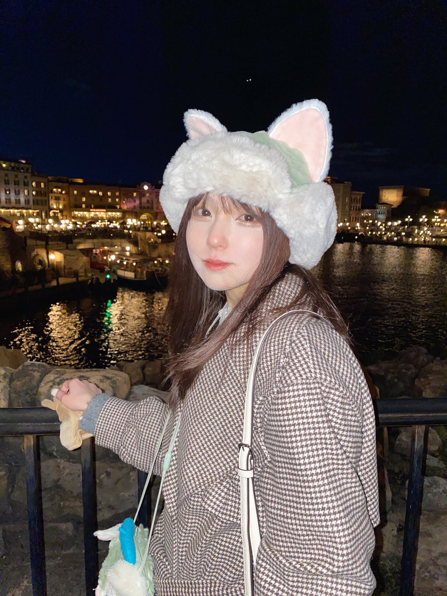 新年、あけましておめでとうございます🎍🌅
今年もたくさんお仕事頑張りますので応援よろしくお願いします！！
2026年も鷹村彩花をよろしくお願いします🙇‍♀️