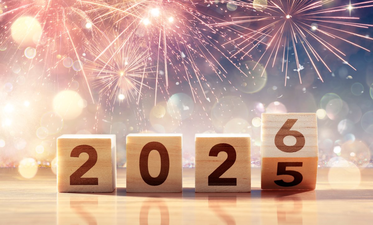 proof's tweet image. 2025 reminded us that trust only works when it’s built to last.

Thanks to everyone who trusted Proof this year, and helped shape what digital trust needs to look like as transactions move faster and stakes get higher. We’re excited for what’s ahead in 2026.

Happy New Year!