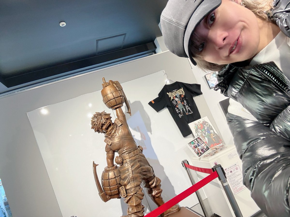 ok_nobuhiko's tweet image. あけましておめでとうございます。

今年は午年。
完膚なきまでの勝ち馬🥇を目指して奔走しようと思います。

芸歴20周年、40歳

大切な年を皆様といっしょに駆けまわれたら幸いです🐎✨