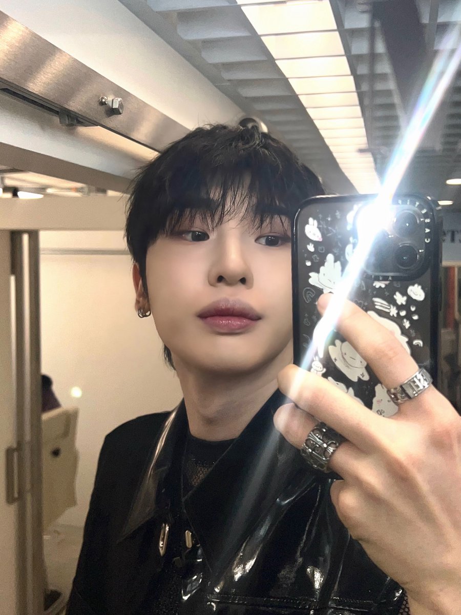 [#다빈] 

새해 복 많이 받아 쏘블리 🤍

#XODIAC #소디엑 #DAVIN #다빈