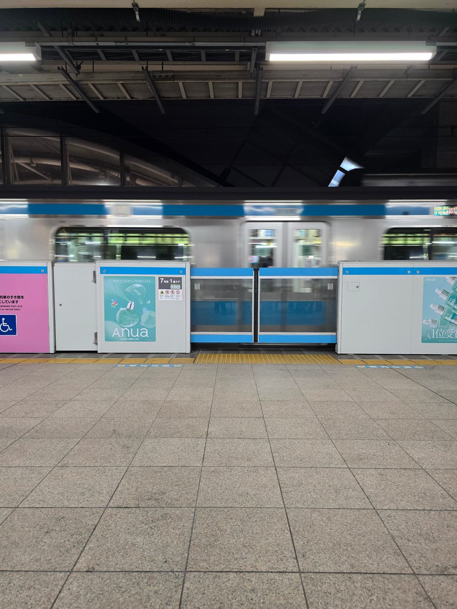 tomothink's tweet image. ホームの椅子に座ってスマホいじってたら斜め後ろの方でジョボジョボ聞こえて何かと思ったらおじいちゃんが放尿してて凄かった
2025年最後に良い思い出ができました