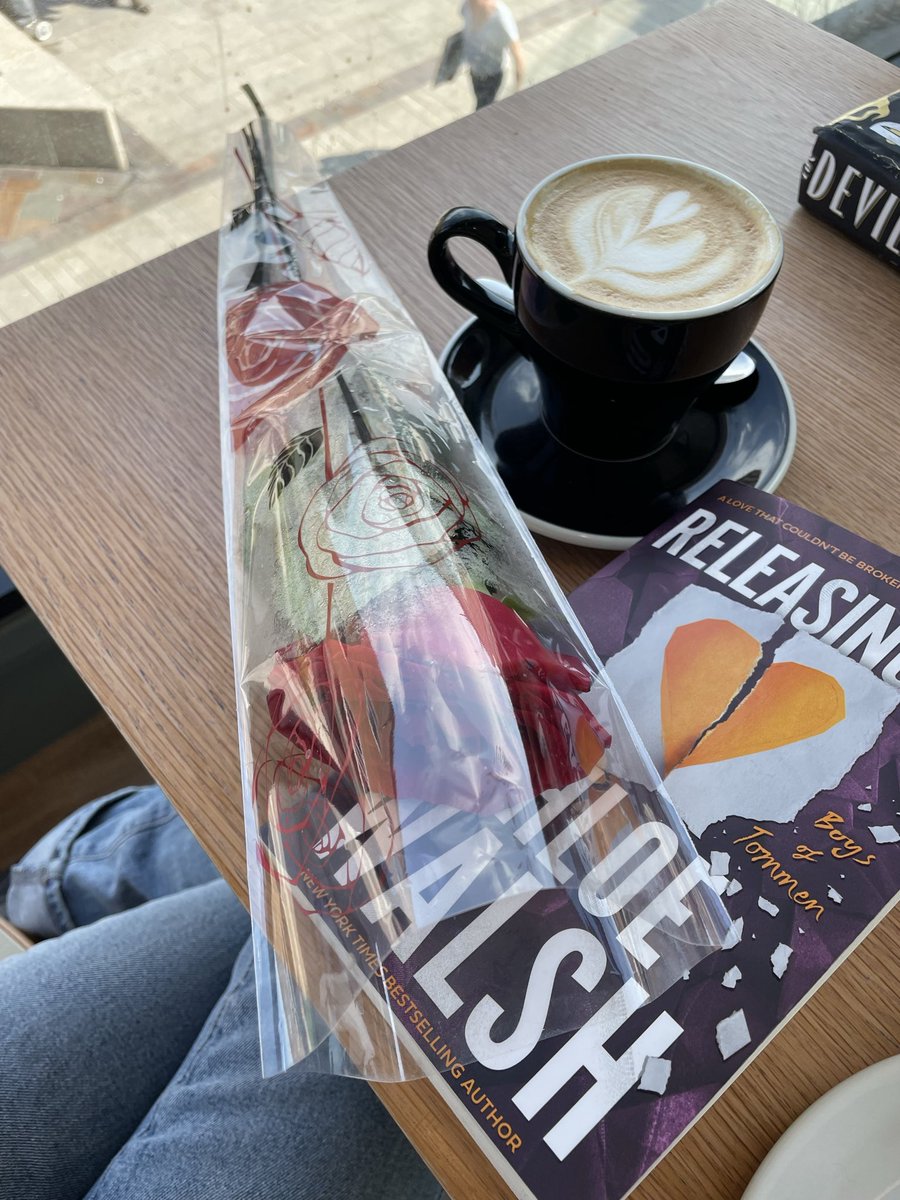 evalouise98's tweet photo. 𝐵𝑜𝑜𝓀𝓈 𝐼 𝒽𝒶𝓋𝑒 𝓇𝑒𝒶𝒹 𝒾𝓃 2026 ✨ https://t.co/RZeKG0s3iY