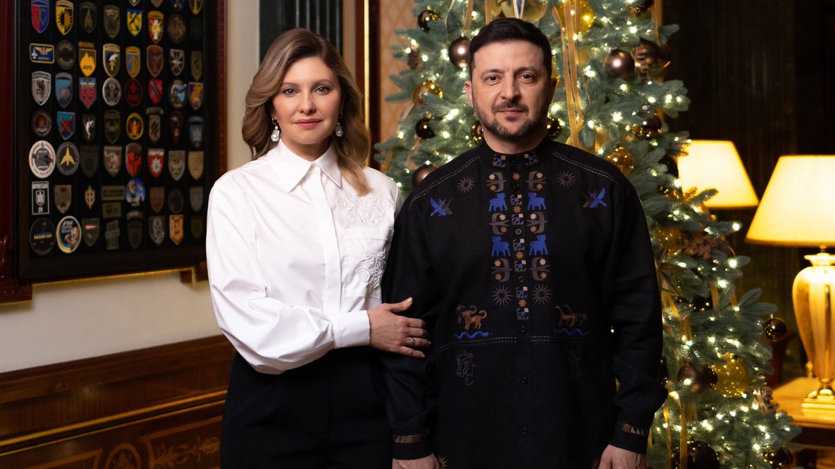 ZelenskyyUa's tweet image. Another year is passing, hard-won through dedication and tenacity, through principles and the daily effort of Ukrainians.

This year was made possible thanks to our defenders – those who stood their ground not only for Ukraine, but also for all who value freedom and dignity.…