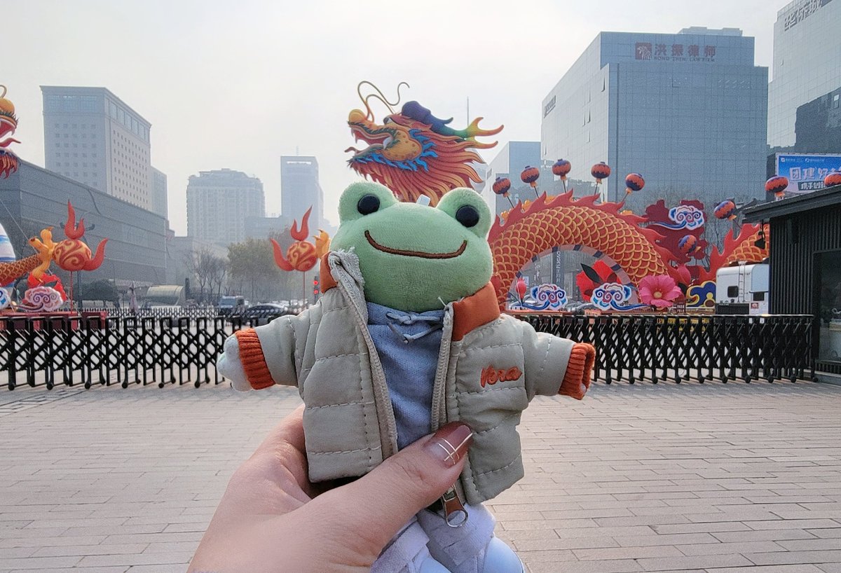 alwayspickles_'s tweet photo. 陝西省西安市にいるケロよ
こちらは年明けまであと1時間🎉 https://t.co/kDVT0iNDls