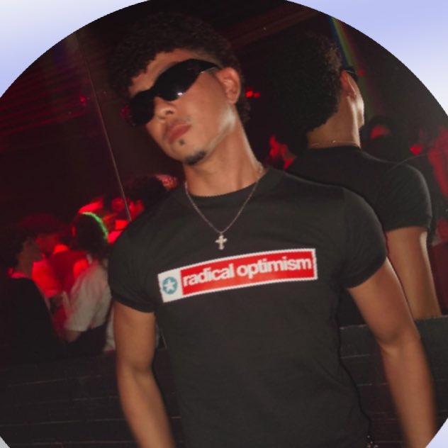 dollsumin's tweet image. grown ass man calling a young woman a bitch over kpop 😭