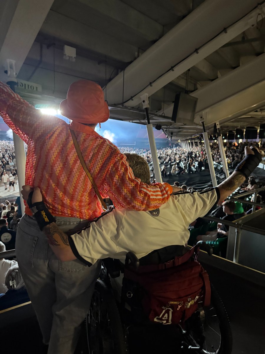 Gavin Wilson... tweet media