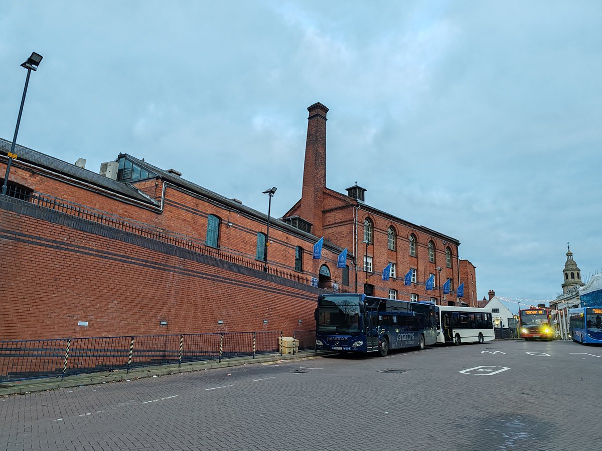 RandomBusNerd tweet media