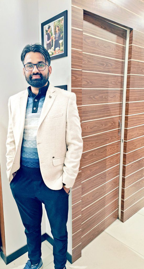 Surendrasiyak's tweet photo. नया साल नया जोश नया सवेरा एक नई शुरुआत कल से 2025 की अंतिम पोस्ट #successwithsurendrasir #mathsbysurendrasir #reasoningbysurendrasir #NewYear2026 https://t.co/fuypRTNXRI