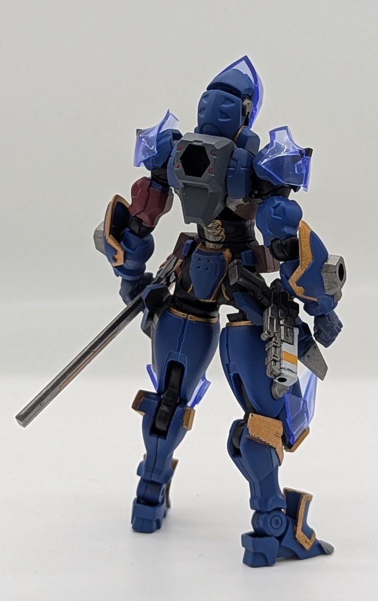 新ガバナー完成
アーマータイプ：センチュリオン・プライマリー
ビショップをベースに新たに開発したイシュメール用のアーマータイプ。
機動性及び近接戦闘能力が強化されている。
#ヘキサギア