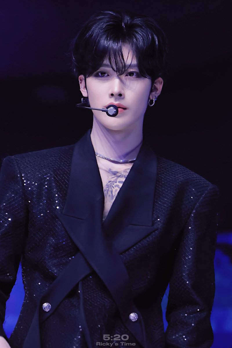 𝟱:𝟮𝟬 tweet media