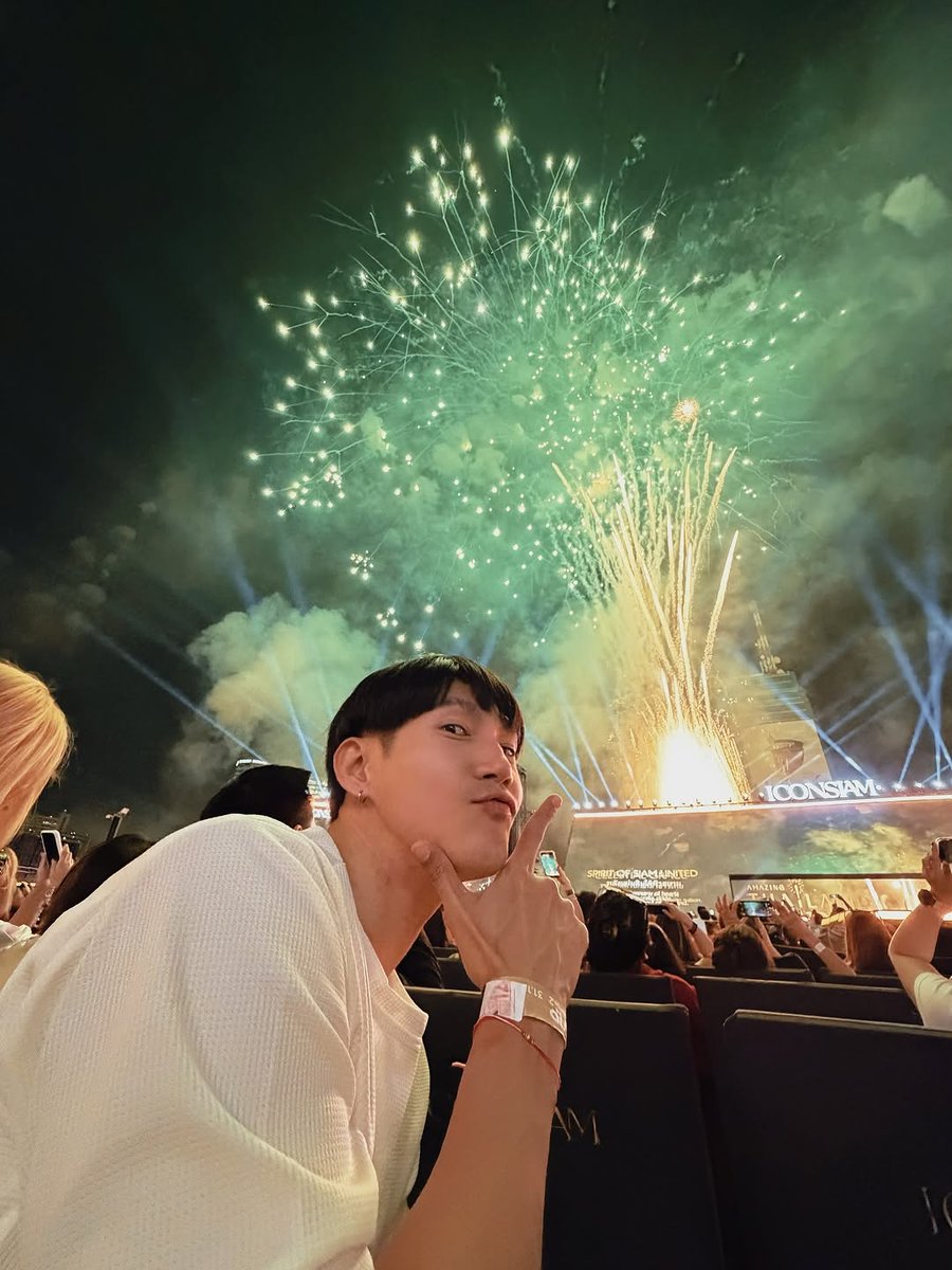 Happy new years 2026☃️🌲🥳
#แฟนจ๋าของกาย𓃟 #guysivakorn