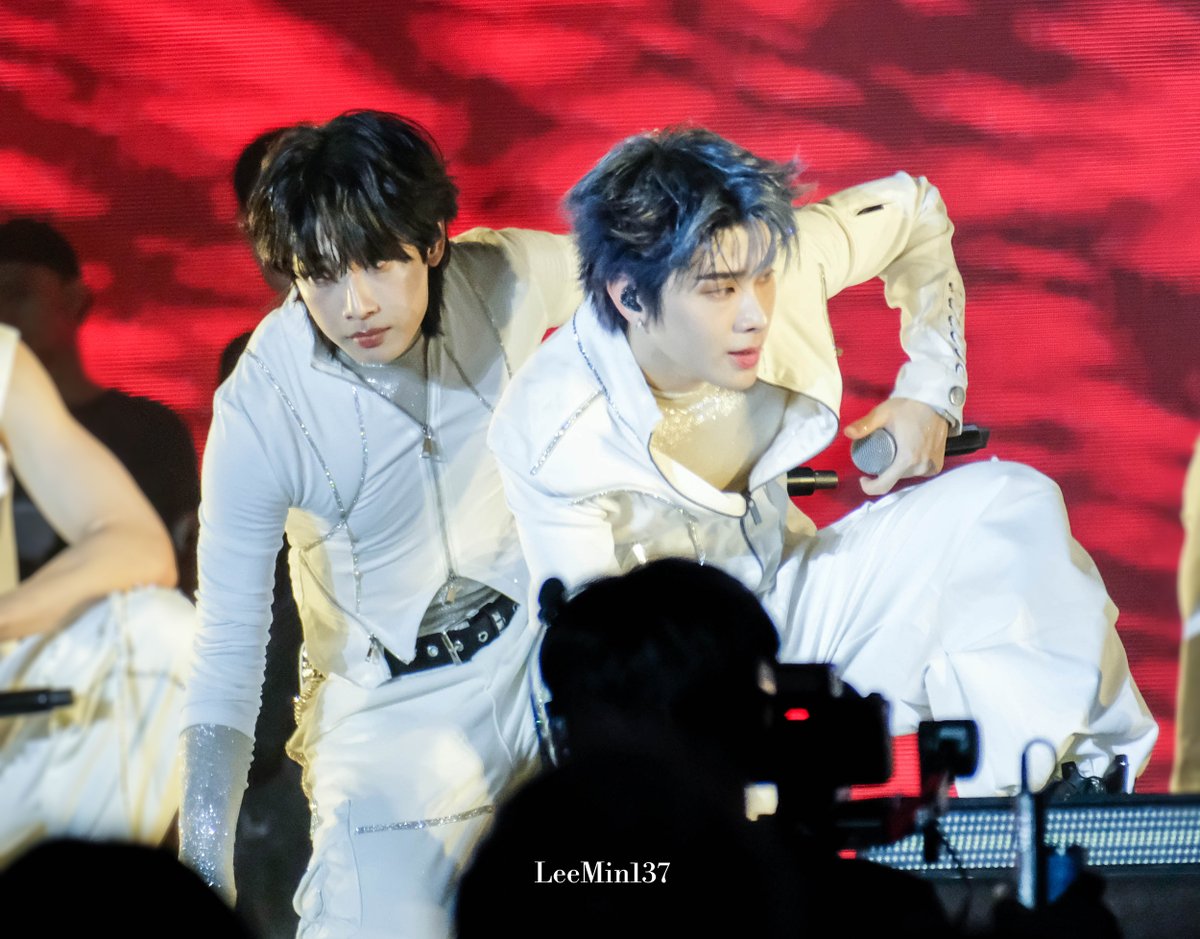 มุมโปรด กับเพลงโปรด
🌈🌈✨✨💖💖

#THAIchayanon 
#NEXnattakit 
#BUSxICONSIAM 
#CountdownatICONSIAM