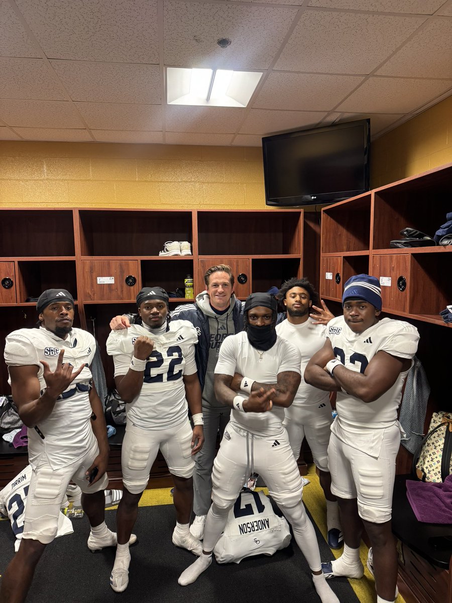 Taylor Reed tweet media
