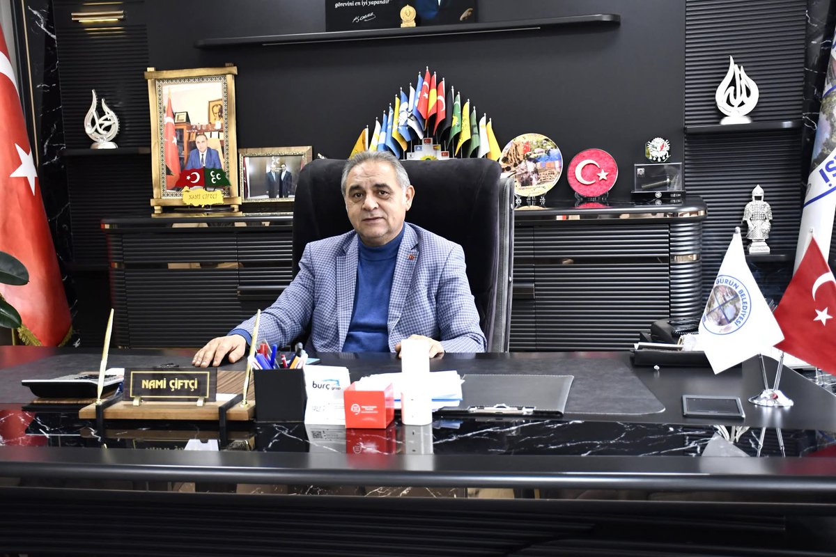 NamiCiftci's tweet photo. BAŞKAN ÇİFTÇİ: “2026 YILI İLÇEMİZE, MİLLETİMİZE VE ÜLKEMİZE HAYIRLAR GETİRSİN”

Belediye Başkanımız Nami Çiftçi, yeni yıl dolayısıyla bir kutlama mesajı yayınladı. https://t.co/TP3pFvJlUt https://t.co/cINFRjeLgH
