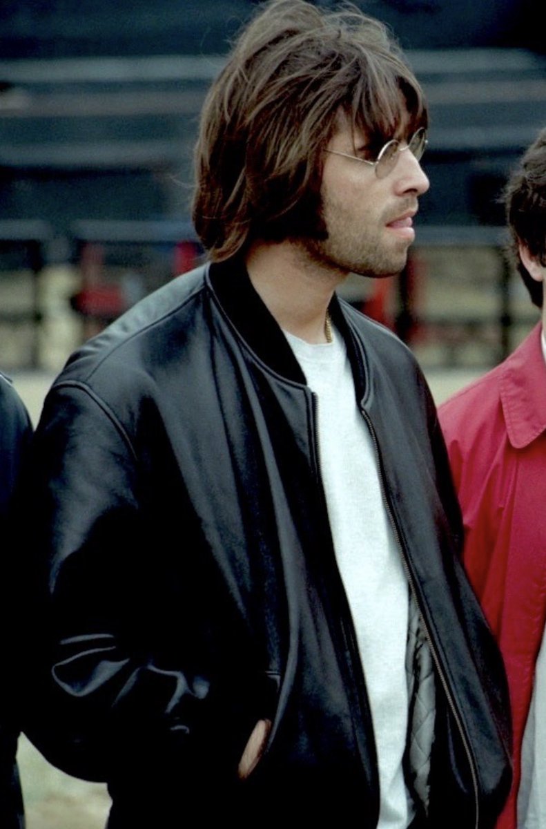w_onderwalls's tweet photo. the fact liam was literally walking around looking like THIS is unreal https://t.co/7Ejyx6aBoA