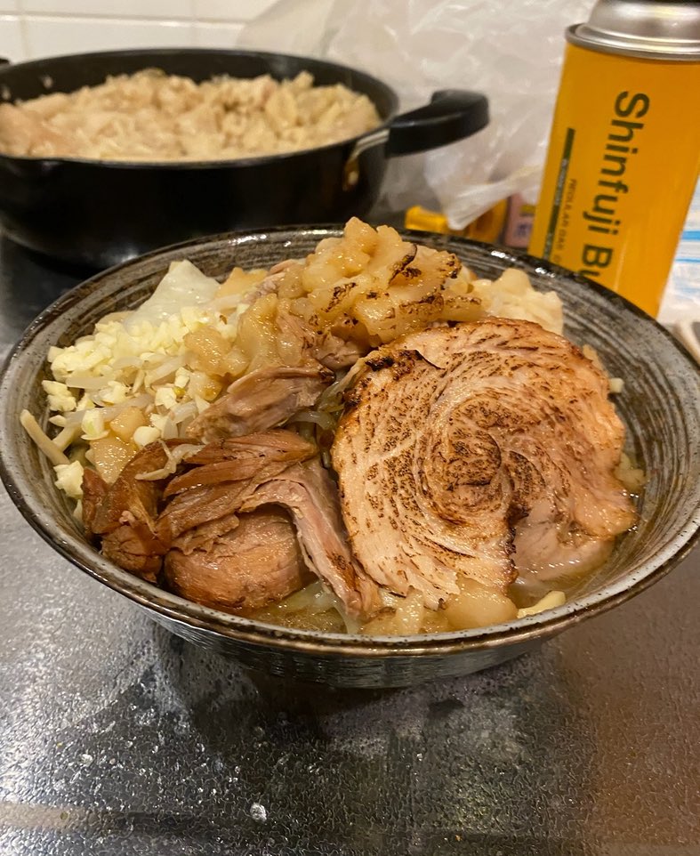 あけおめー‼️

2025のラーメン総数は、
211杯（きずな155杯）でした‼️

2026年もよろしくお願いします‼️