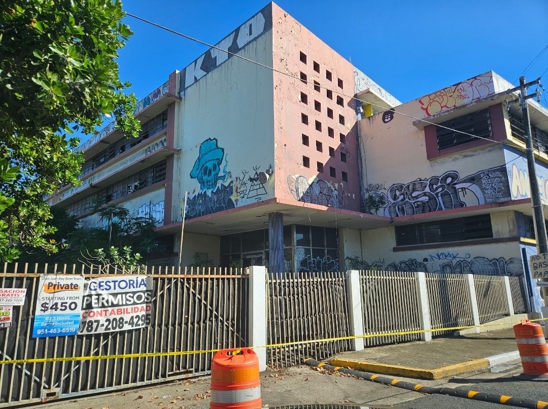Avanza el proyecto de demolición de estructuras en Puerta de Tierra.
La <a href="/AFI_PR/">AFI</a> continúa impulsando esta iniciativa clave para la revitalización de la isleta de San Juan, promoviendo un uso más ordenado y seguro del entorno urbano.
#AFI #PuertaDeTierra #Infraestructura