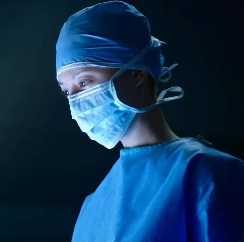 수술복 김지원 개큰기대😚