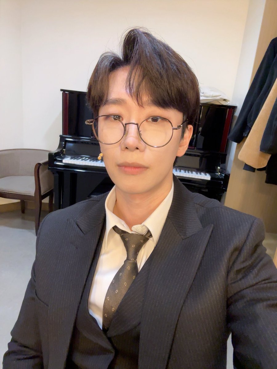 h_e_y__S's tweet image. 새해 복 많이 받으세요^^ 한 해 고생 많으셨습니다! 새해에도 뮤지컬 팬레터 많이 사랑해주세요! 

#뮤우즈그드른달코마아고…
#과음하지마세요