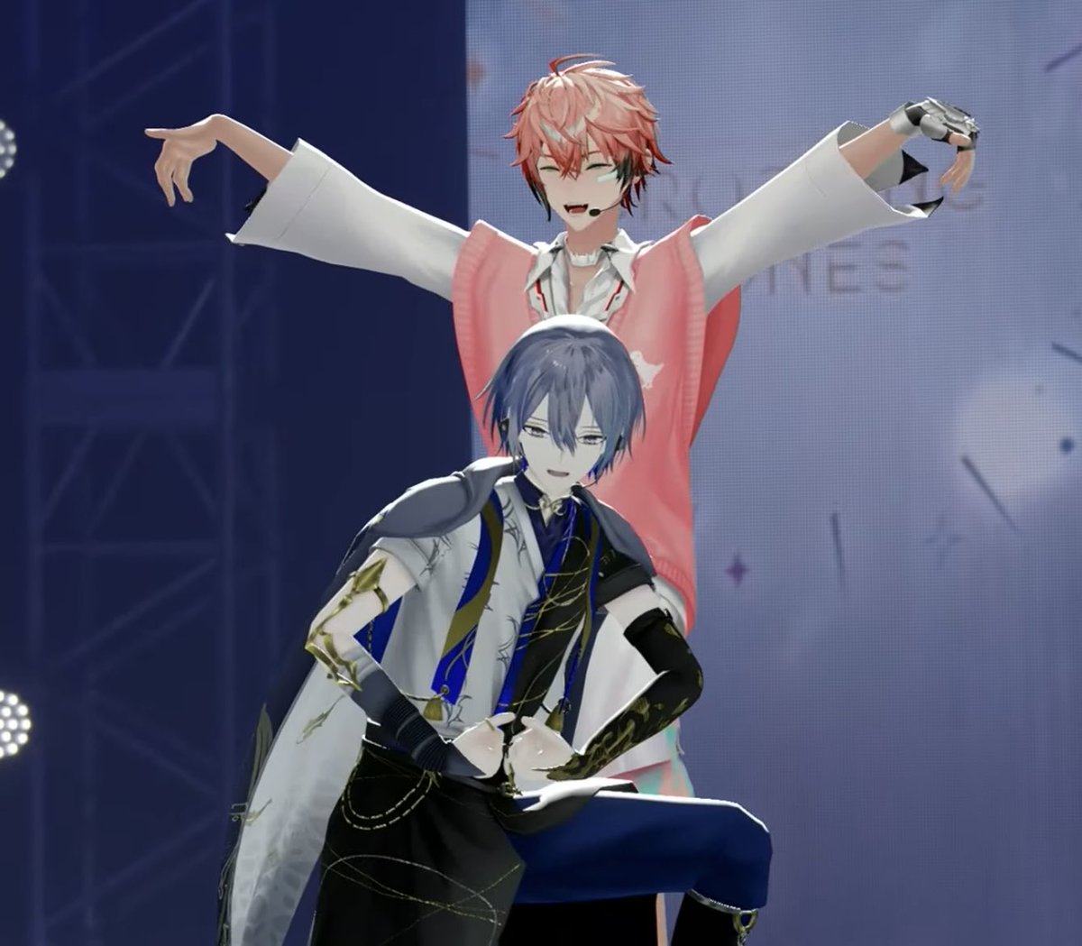 🍱🦖「でもまって！小柳ロウ！お前あのメッセージだけは良くないぞお前！」
👻🔪「いやお前も現地間違えてたじゃん！」
🍱🦖「でも、こうしてね、ぎゃうるふでライブの会場に立てて歌えるってめっちゃ嬉しい！！！」
👻🔪「俺も」
最高の友情で泣いた
 #年越しARライブ