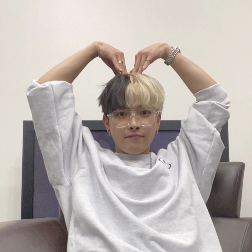 youngtinyz's tweet image. 새해 복 많이 받으세요 트친들😚
올해는 더더 행복하게 보냈으면..💗