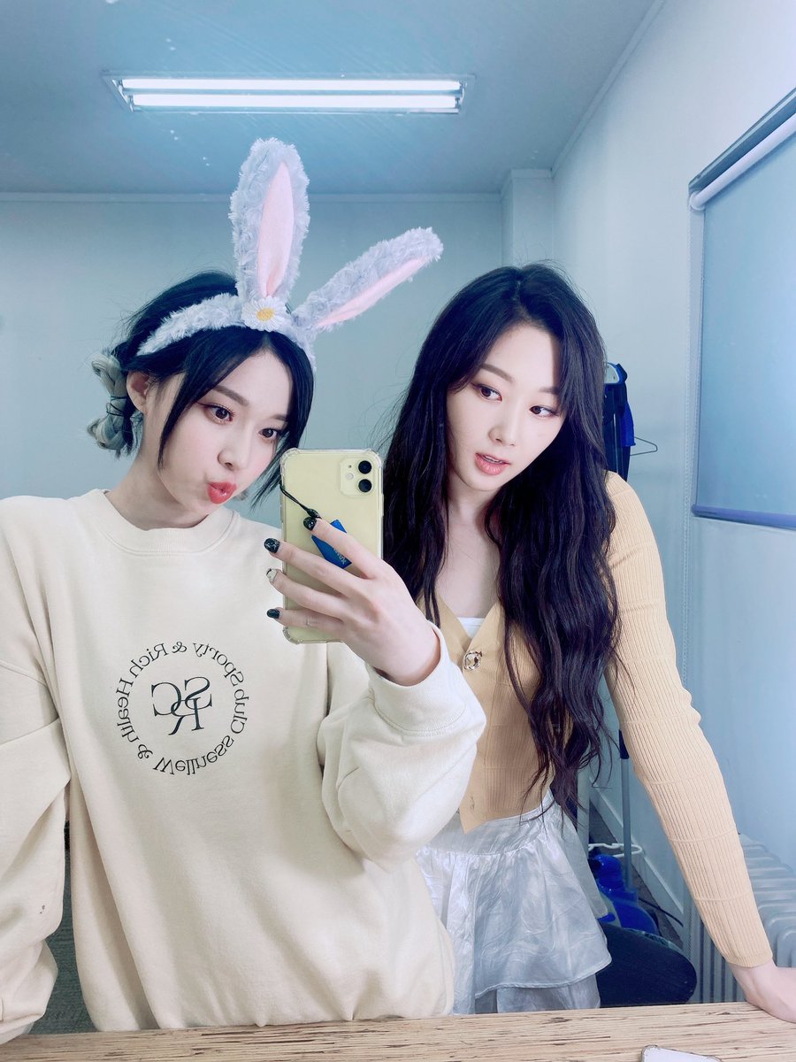 naeviscalling's tweet image. 우리 자근거부기 생일추카합니다..🍀💙🩵
#25WarmYearsWithWinter
#언제나_윈터편_생일축하해