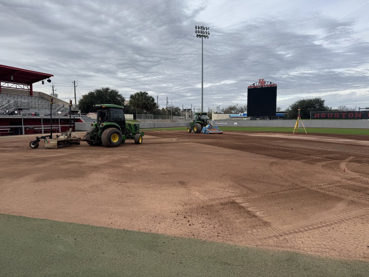 UH Sports Turf tweet media