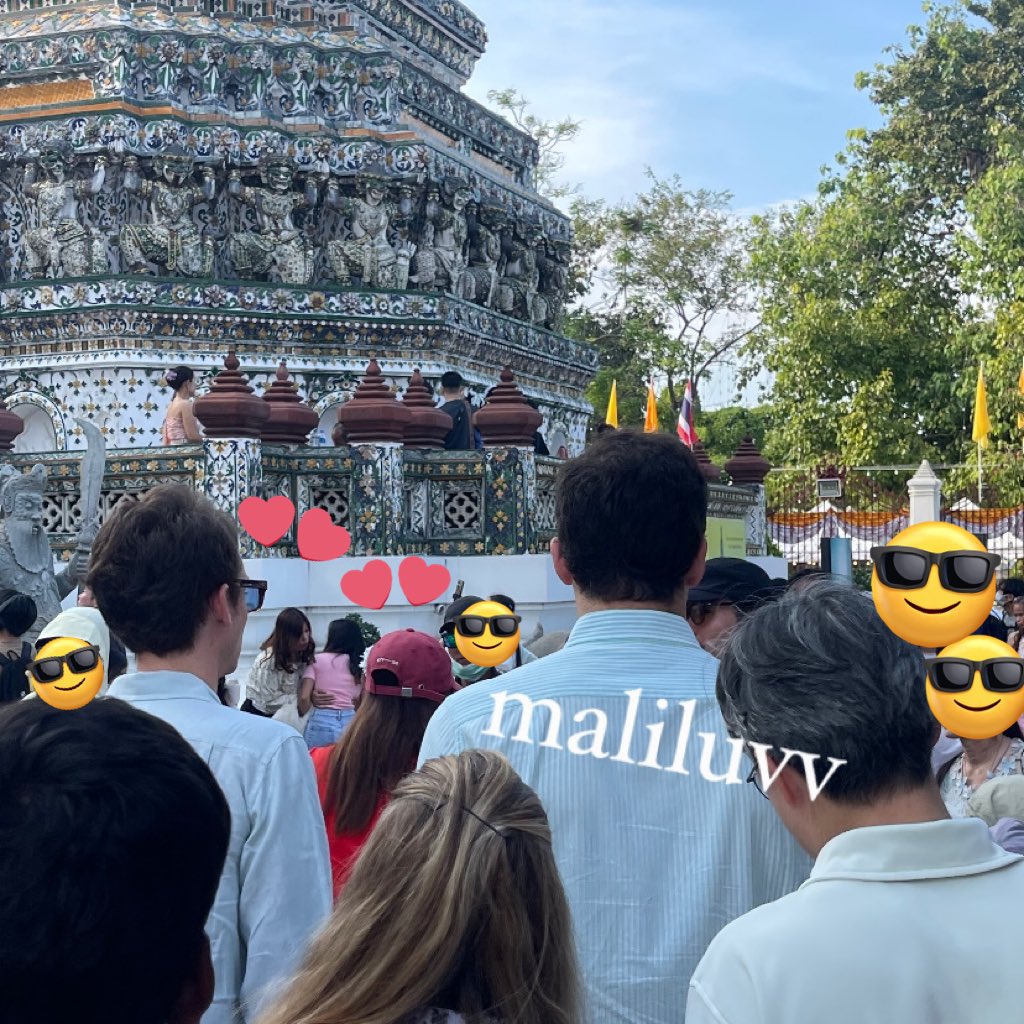 FLmemories_'s tweet photo. A year ago, Lisa and Fred went to Wat Arun, one of Bangkok's most important Buddhist temples 🤍 https://t.co/V2xukiZCba