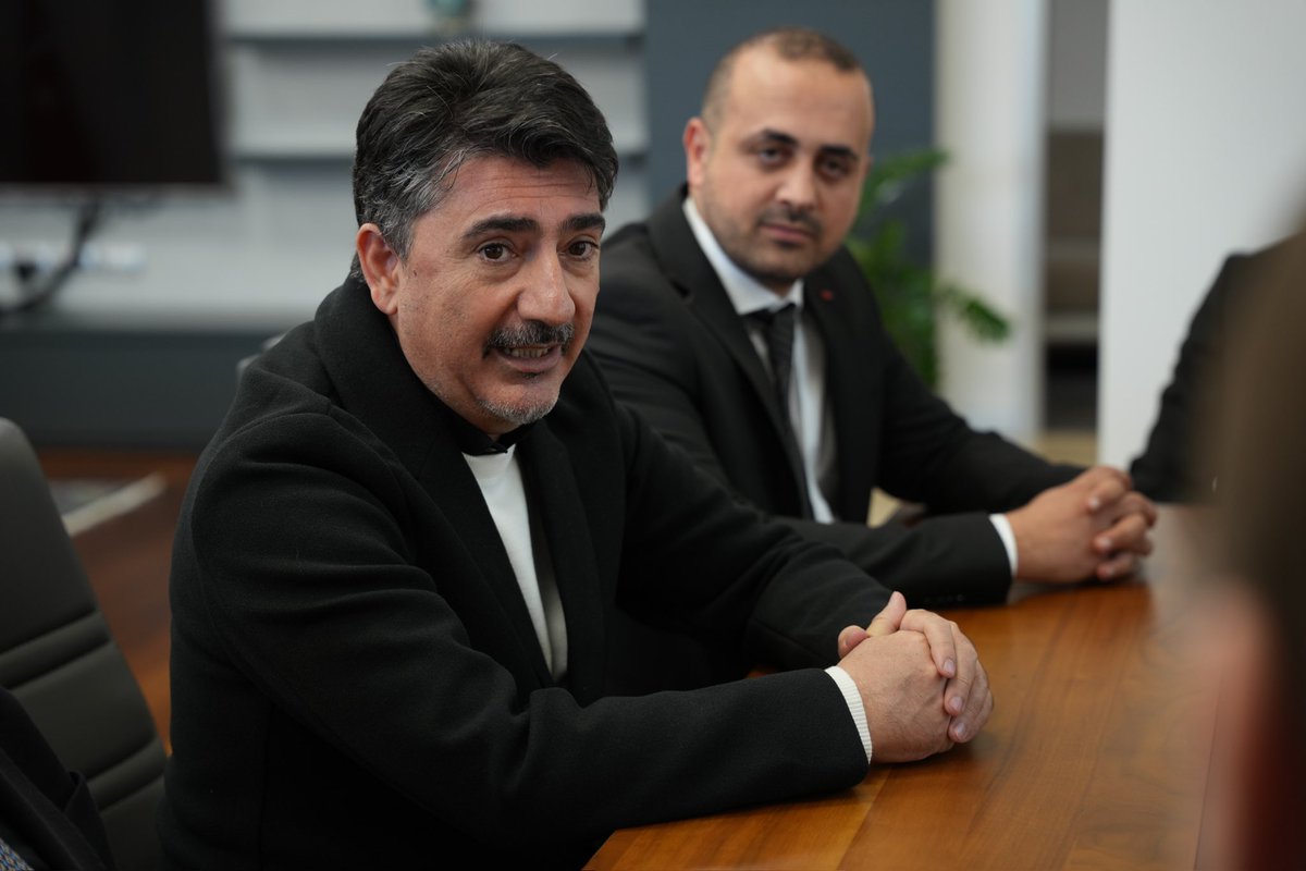 Sağlık politikaları alanında yürüttüğümüz çalışmalar kapsamında, hekimlik mesleğinin sahadaki gerçek ihtiyaçlarını doğrudan dinlemek ve çözüm üretmek amacıyla Hekim Birliği Sendikası ile son derece verimli ve yapıcı bir toplantı gerçekleştirdik.

30 bini aşkın üyesiyle hekimlik