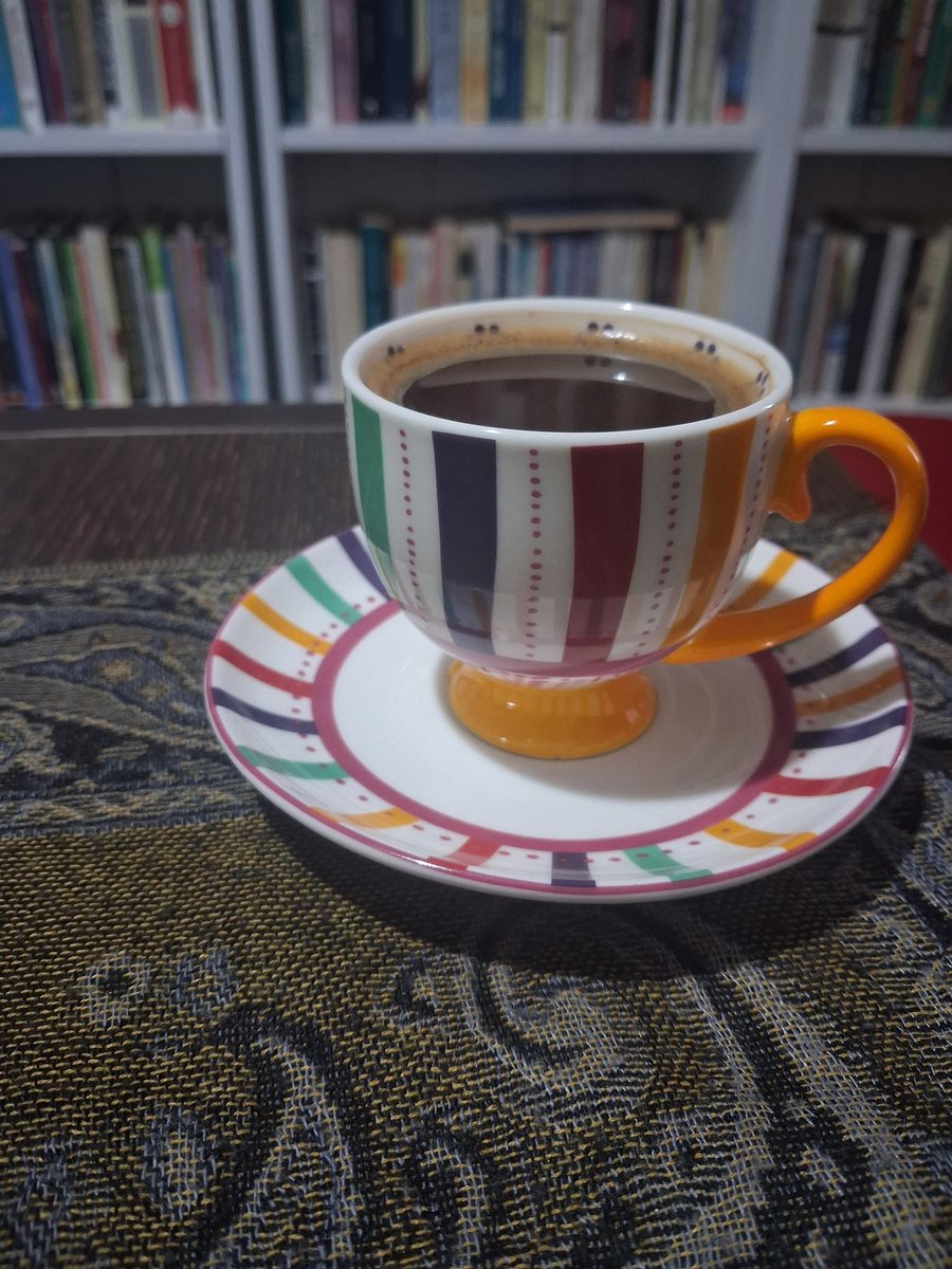 Hava soğuk, umutlar yıkık ve takvimler bir vedaya hazırlanıyor gibi...
#31Aralık
#Yılbaşı