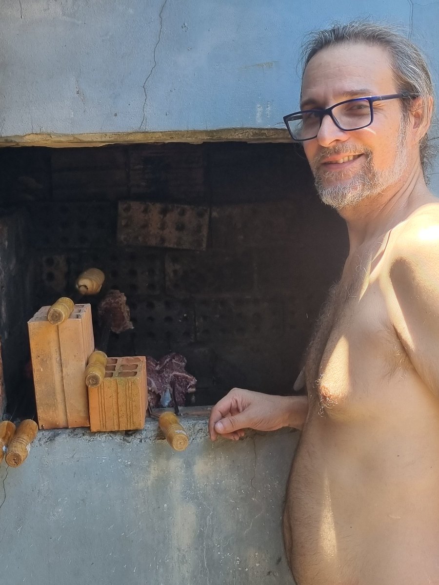 Feliz ano novo!
<a href="/ColonoGamer/">Coringolono</a>